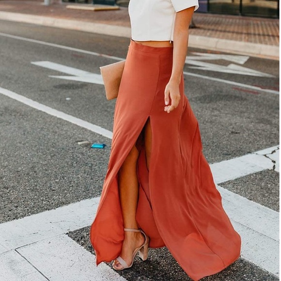 Imily Bela Dresses & Skirts - High Waisted Flowy Maxi Skirt w/ Slit!